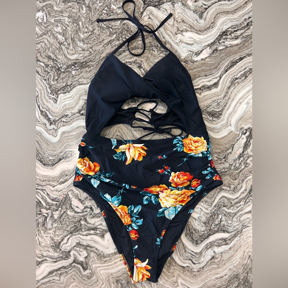 Cupshe Women Cut-out One Piece Swimsuit Size XXL